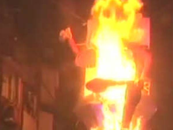 கொடும்பாவி எரிப்பு 