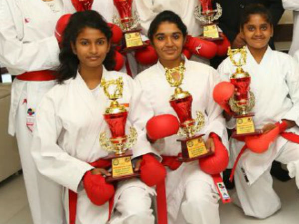  வீராங்கனைகள் பெருமிதம் 