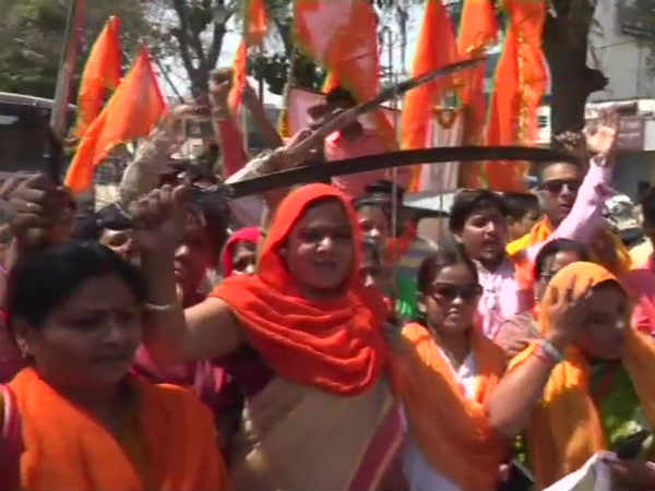 ஆயுதப் பேரணியை ராமர் கேட்டாரா? ஆயுதப் பேரணியை ராமர் கேட்டாரா?