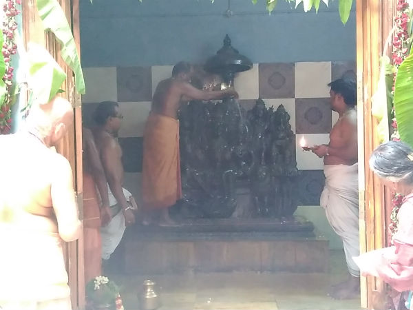 பட்டாபிஷேக ராமருக்கு அபிஷேகம் 