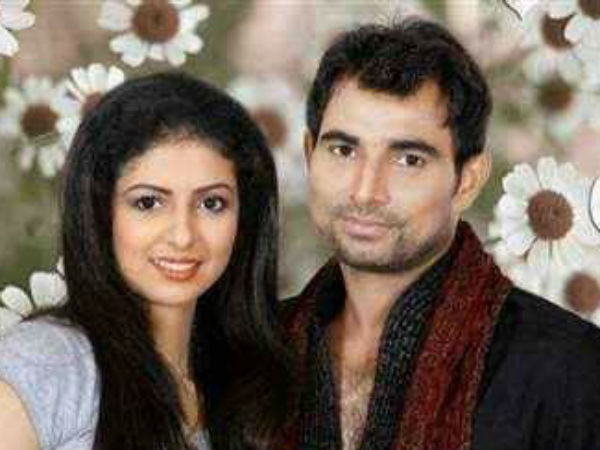 புகார் அளித்தார் 