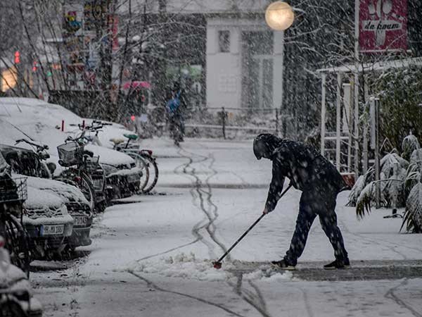விமான சேவைகள் முடக்கம் விமான சேவைகள் முடக்கம்