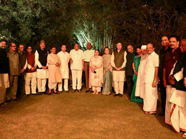 முட்டுக்கட்டை போடும் சோனியா 