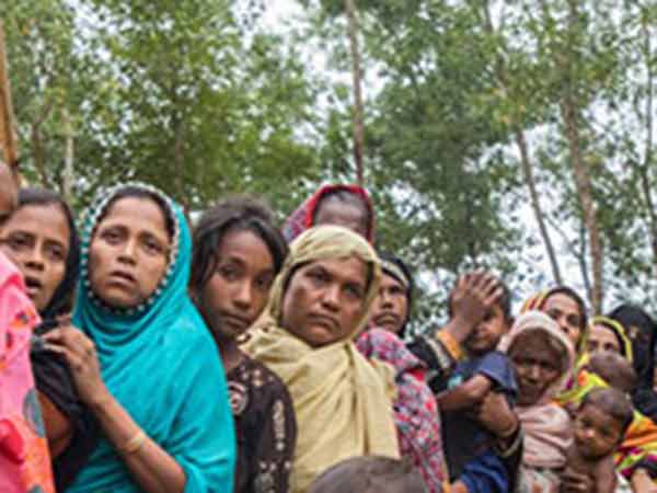  மீள்குடியேற்றம் செய்யப்படும் தமிழர்கள் 