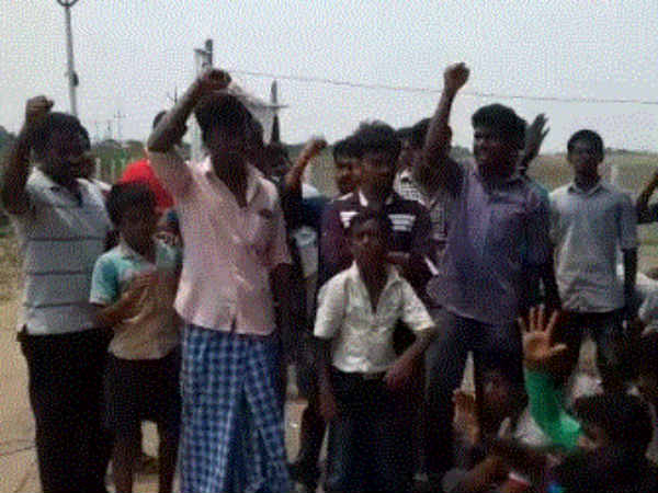 கவனத்தை ஈர்த்த அருண் 