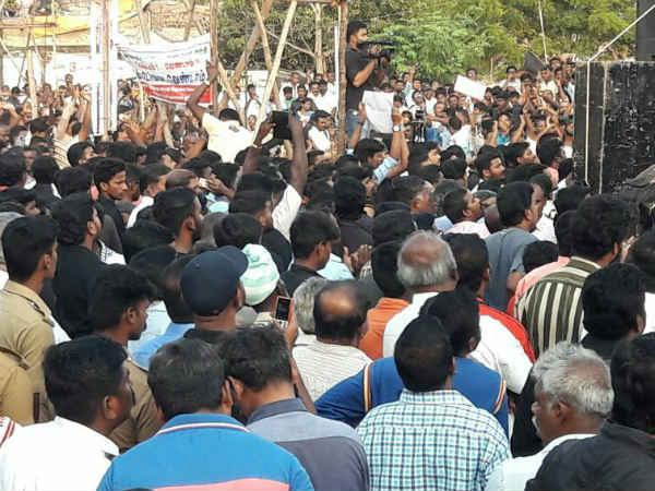 Tuticorin stalled after strike call against Sterlite unit in TN 