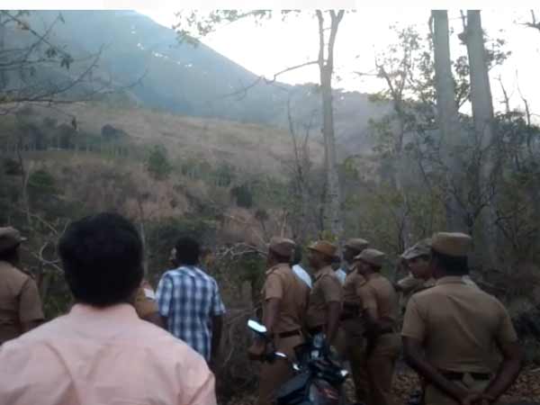 காற்று வீசியதில் பரவிய தீ 