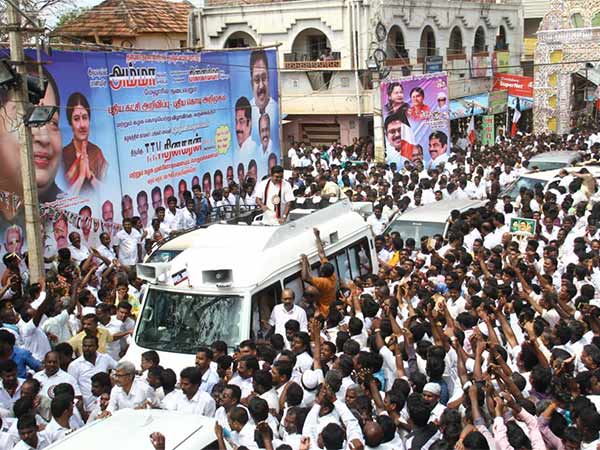 உள்ளடியை சமாளிக்கும் தினகரன் 