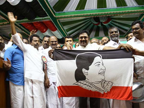 மன்னார்குடி வகையறா எம்எல்ஏ 