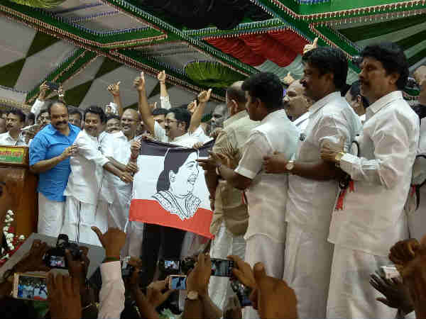அணிகள் இணைந்த பின் 