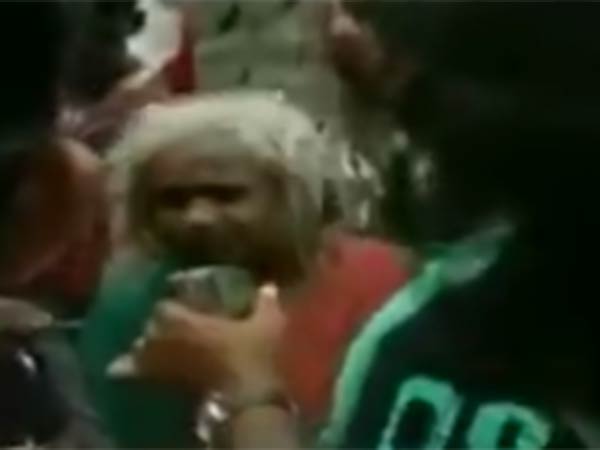 Youths thrown old woman into sea at Kanniyakumari Youths thrown old woman into sea at Kanniyakumari