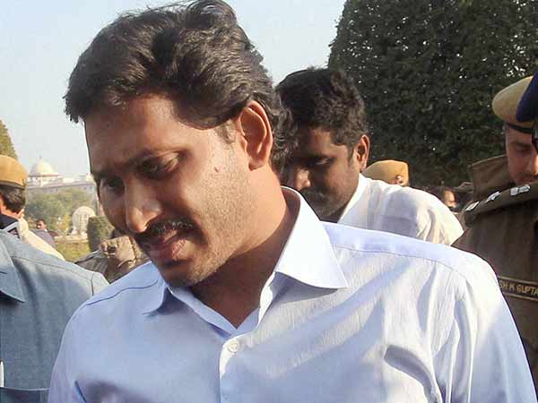 ஒய்எஸ்ஆர் காங். அதிரடி 