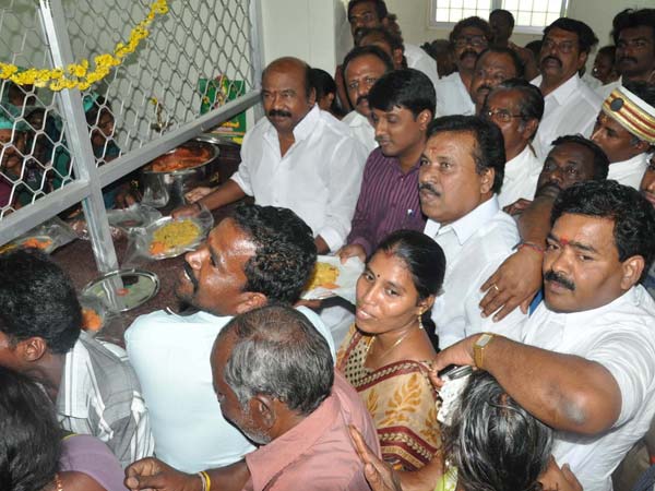 அம்மா உணவகம் 