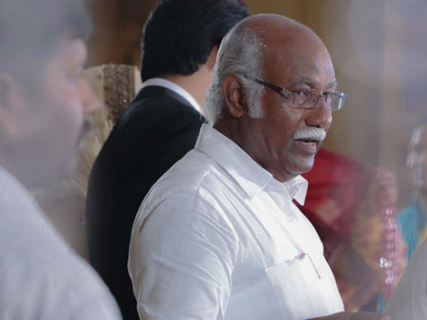 போலீஸில் புகார் 