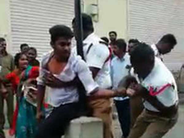 இளைஞர் தீக்குளிப்பு இளைஞர் தீக்குளிப்பு