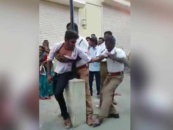 கையை முறித்தனர் கையை முறித்தனர்