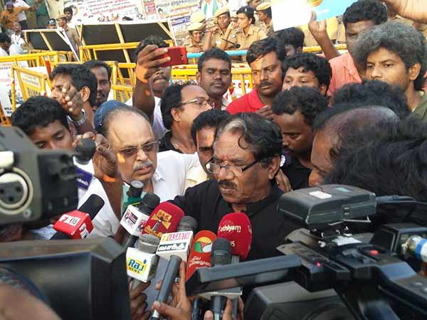 உரிமை குரல் 