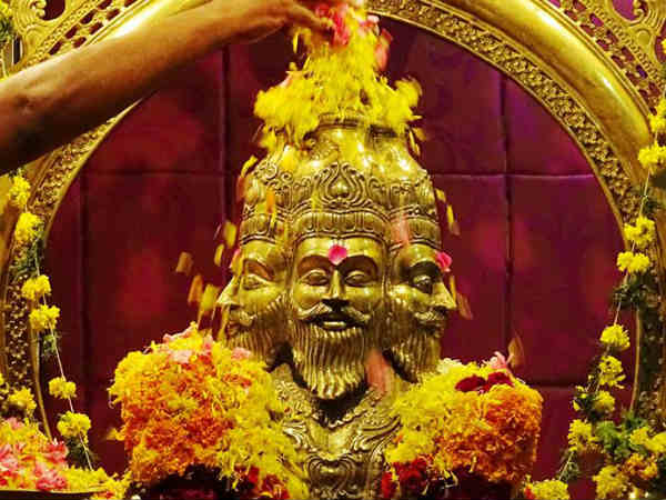 சிறப்பு பூஜைகள் 