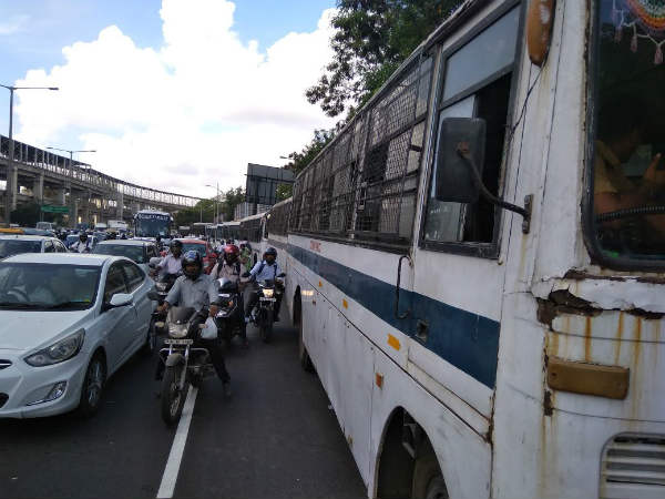 ஜிஎஸ்டி சாலை ஸ்தம்பித்தது 