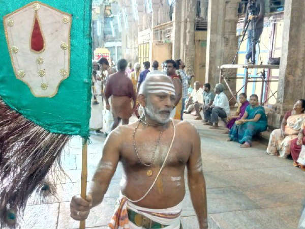 மதுரை அரசாளும் மீனாட்சி 