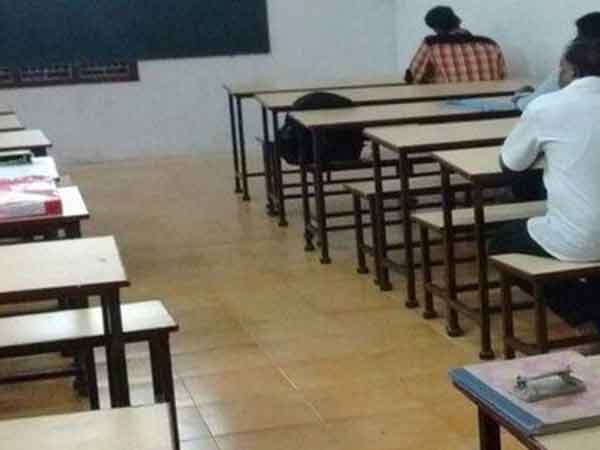 தொழிலில் மாணவர்கள்