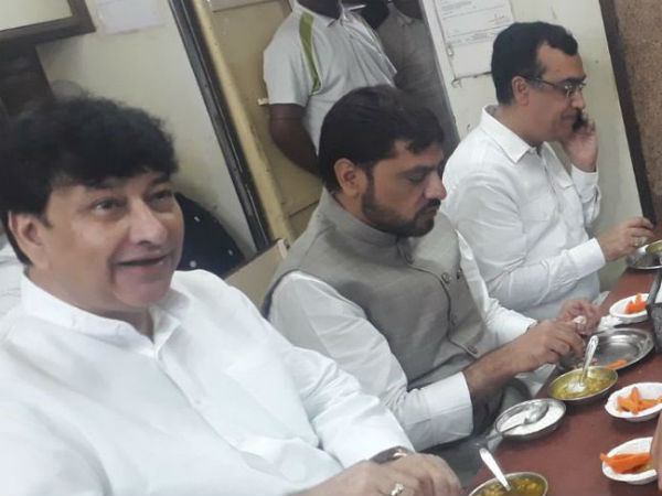 காலை உணவு உண்ட தலைவர்கள் 