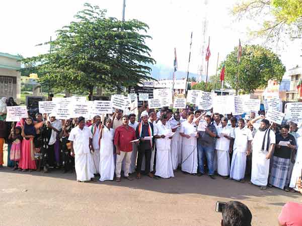 DMK protest against the government in Vadagarai 