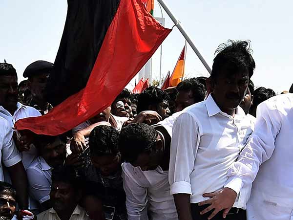 DMK woman cadre was under sexual torture in Karur DMK woman cadre was under sexual torture in Karur