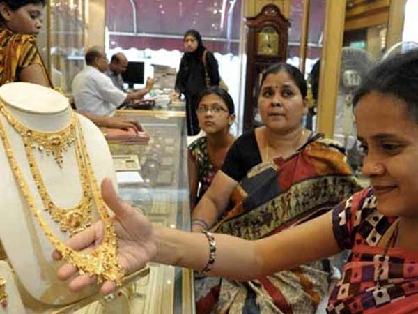 Akshaya Tritiya 2018: people purchase gold jewelery shops Akshaya Tritiya 2018: people purchase gold jewelery shops