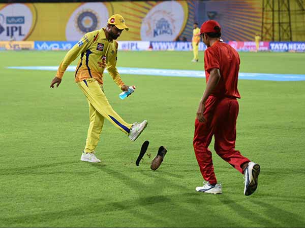 Slippers thrown in Cheppak Stadium 