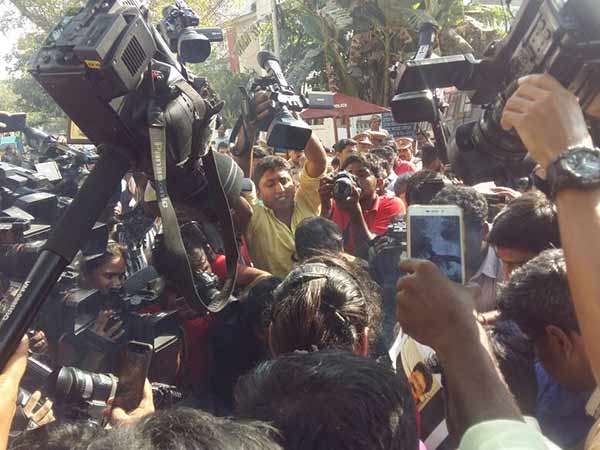 பத்திரிக்கையாளர்கள் ஆர்ப்பாட்டம் 