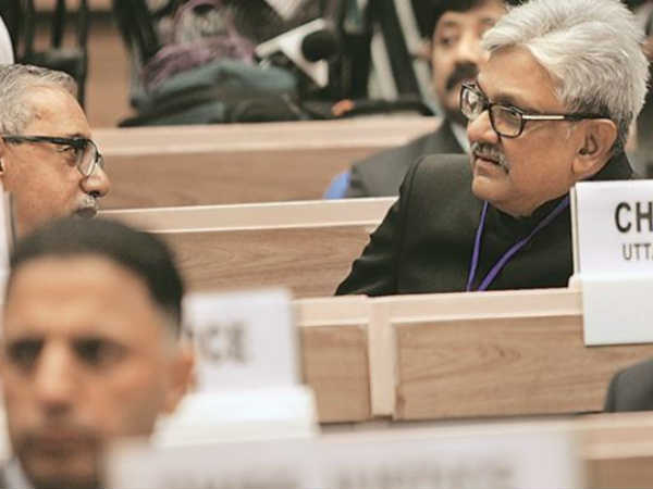 உயர்நீதிமன்றத்தில் வழக்கு 