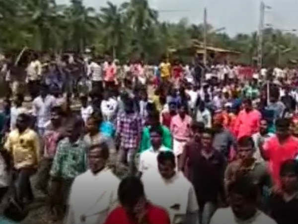 Puducherry law college students held rail rogo Puducherry law college students held rail rogo