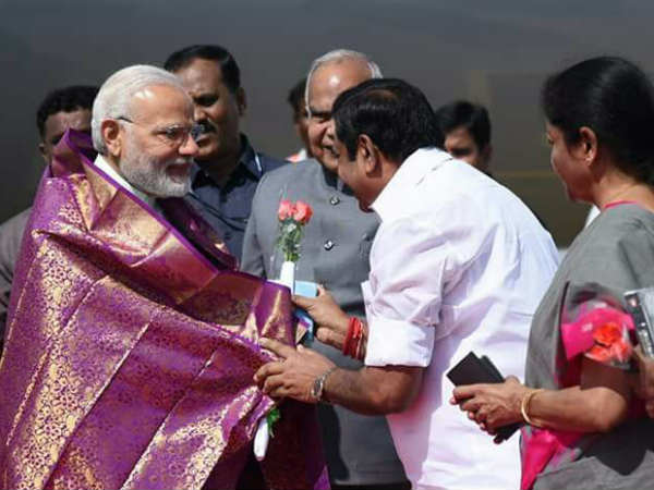 ஏர்போர்ட்டிலேயே ஆரம்பம் 