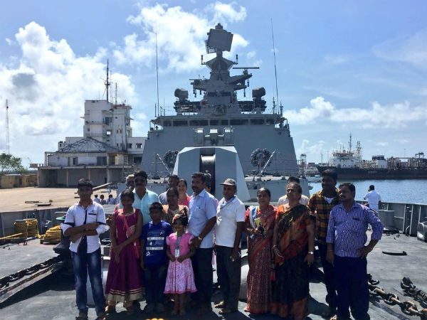 ஆர்வத்துடன் திரண்ட மக்கள் ஆர்வத்துடன் திரண்ட மக்கள்