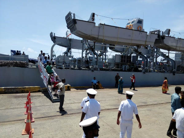 பள்ளி மாணவர்கள் பள்ளி மாணவர்கள்