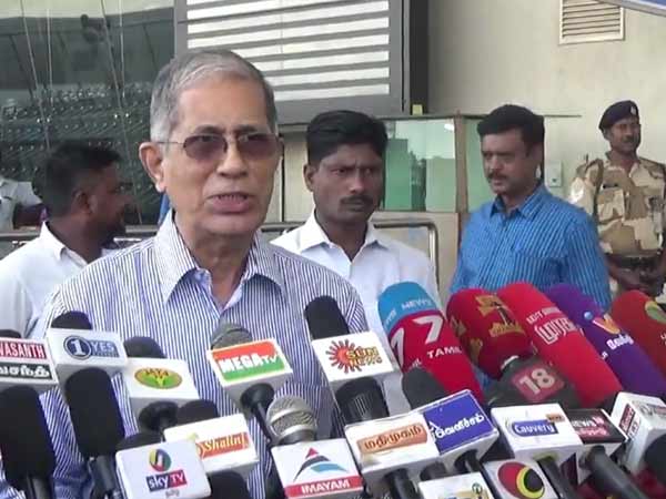  சந்தானத்திடம் மனு