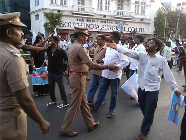 Police filed case against Bharathiraja and 500 others for their yesterday protest 