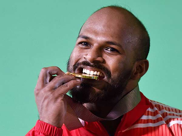 பிரபலங்கள் வாழ்த்து 