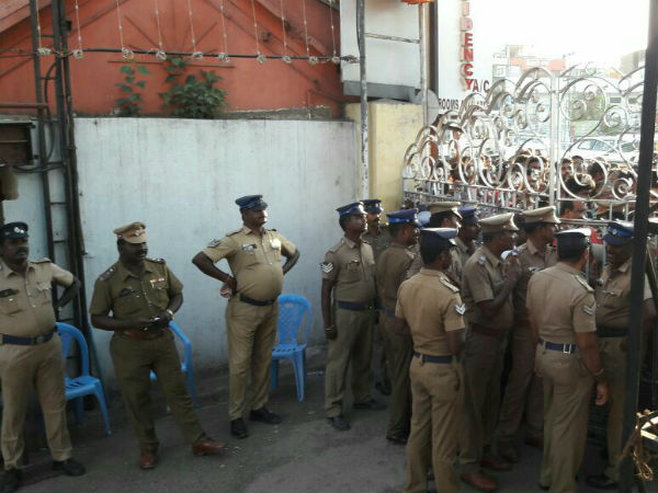 கைது செய்ய திட்டம் 