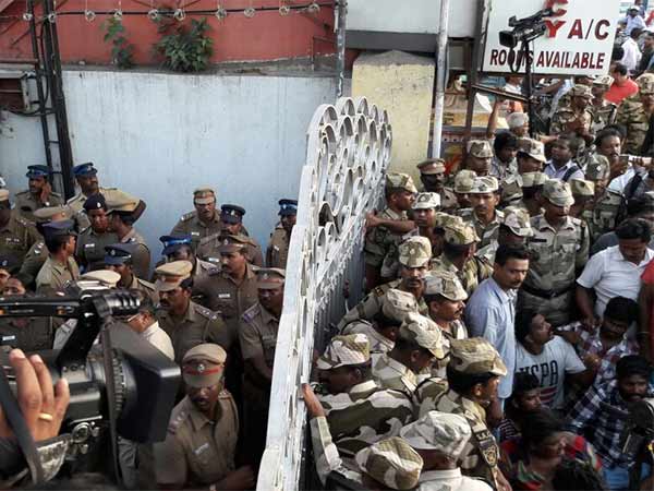 Police Arrests Seeman and Thameemun Ansari Party Cadres 