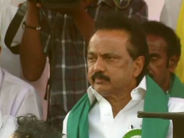 சிறையில் இருங்கள் 