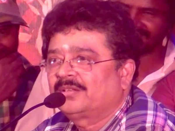 அரசியல் பொதுவாழ்வில் ஏற்கக் கூடியதா? 