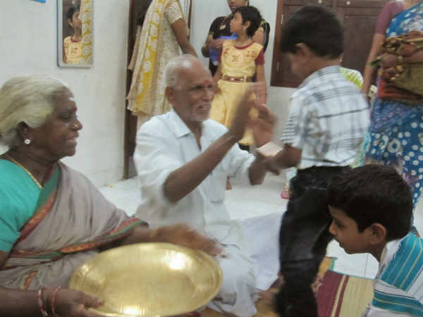 உறவுகளின் வேர் தாத்தா-பாட்டி 