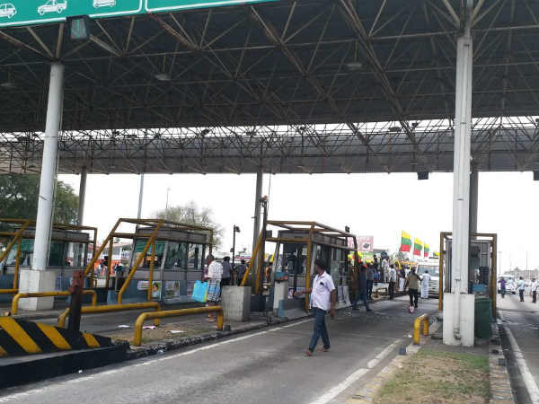 Velmurugan Arrested for Protesting at Ulundurpet Tollgate Velmurugan Arrested for Protesting at Ulundurpet Tollgate