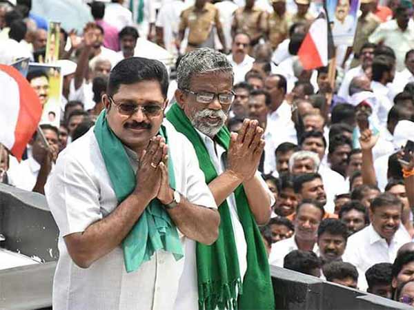 விவசாயிகள் முற்றுகை 