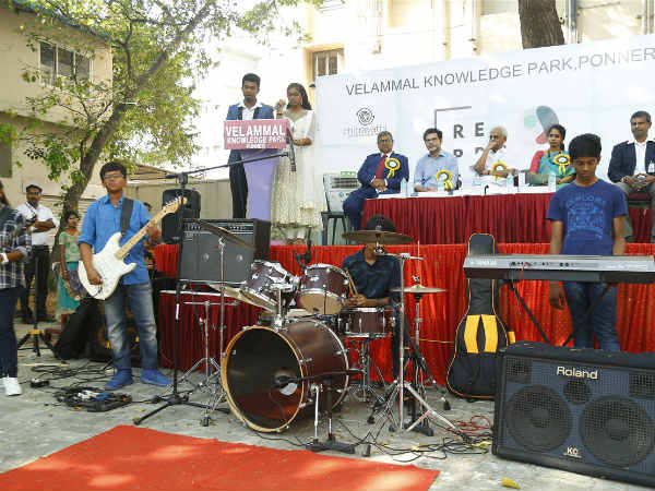 மாணவர்களின் உணர்வுகள் 