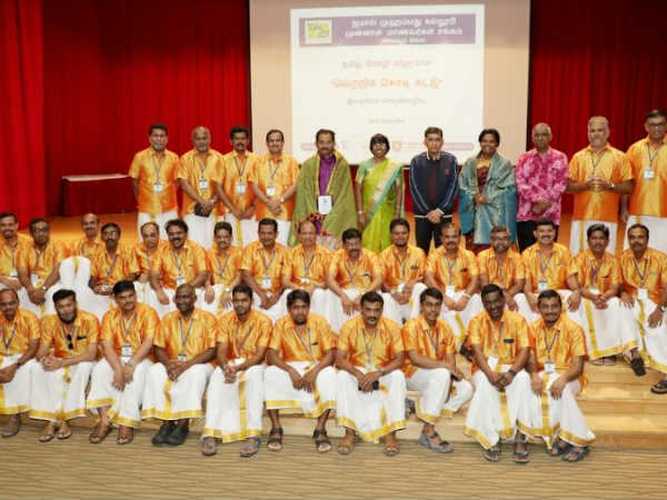 Jamalians conduct Vetri Kodi Kattu programme as part of Tamil Mozhi Vizha Jamalians conduct Vetri Kodi Kattu programme as part of Tamil Mozhi Vizha