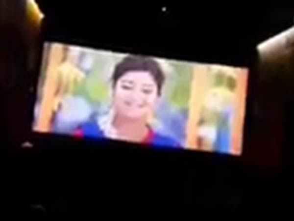 ரசிகர்கள் அய்யோ, அம்மா 