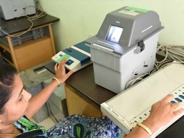 புதிய சாப்ட்வேரில் செயல்படும் 